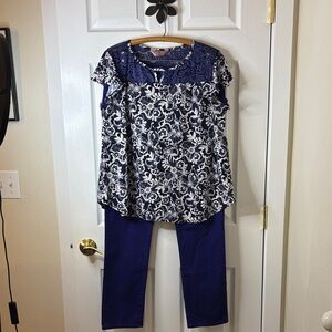 SJS Navy and White Lace Blouse with Flutter Sleeves and Gloria Vanderbilt Sz 12
